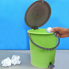 Kuber Industries Plastic Dustbin Garbage Bin with Handle, 10 Liters (Green & Grey) - CTKTC22825
