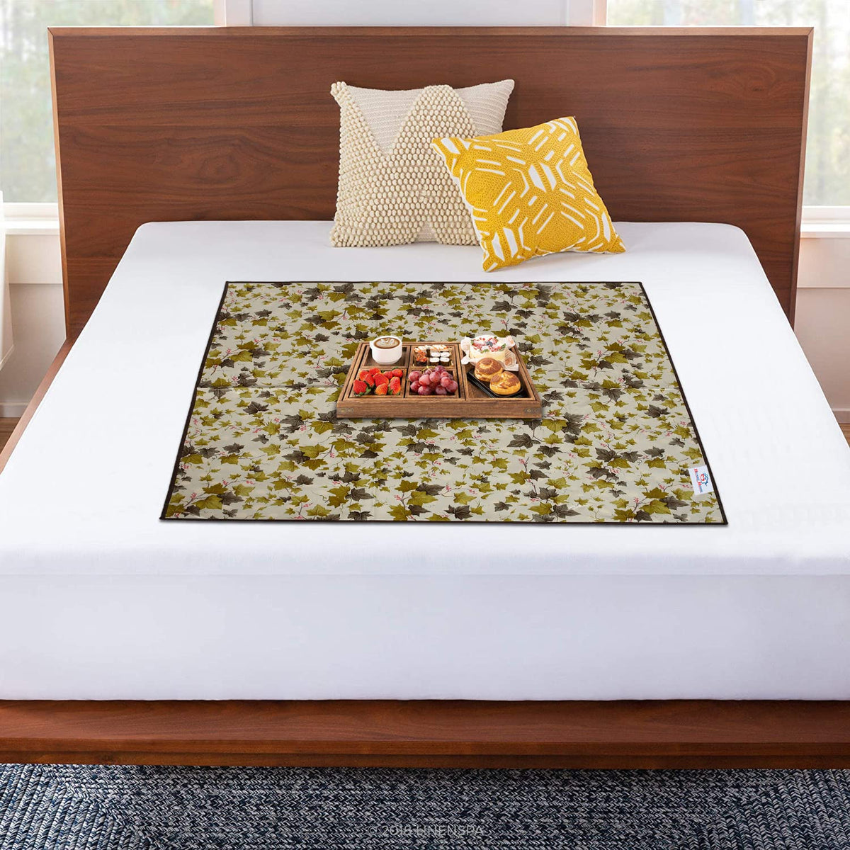 Heart Home PVC Floral Print Both Sided Bed Server Food Mat, Bedsheet Protector for Home 36"x36" (Green) 54HH4337.